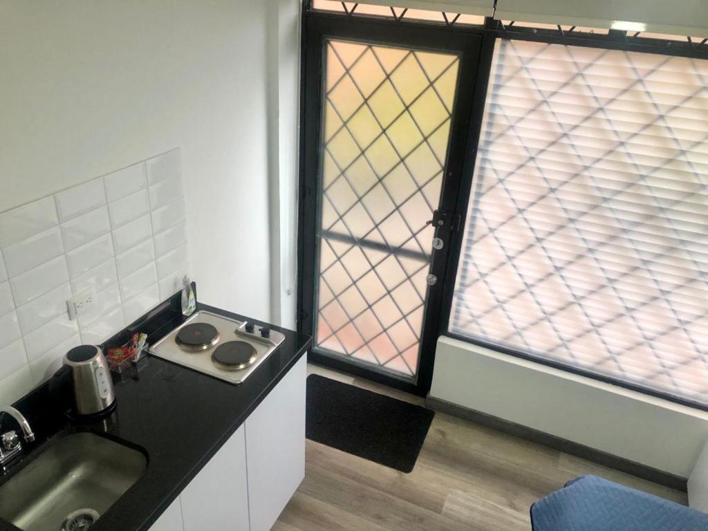 Apto Privado Cerca Al Aeropuerto -Transporte Disponible Bogota Bagian luar foto