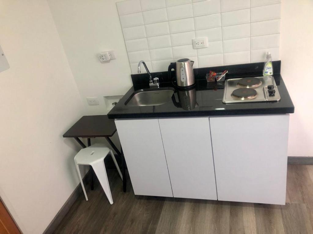 Apto Privado Cerca Al Aeropuerto -Transporte Disponible Bogota Bagian luar foto